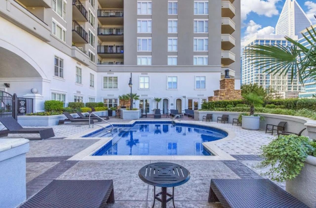 Spacious 2 Bed, 2 Bath Uptown Gem In The Heart Of The City-Parking-Wi-Fi-Balcony Cgv تشارلوت المظهر الخارجي الصورة
